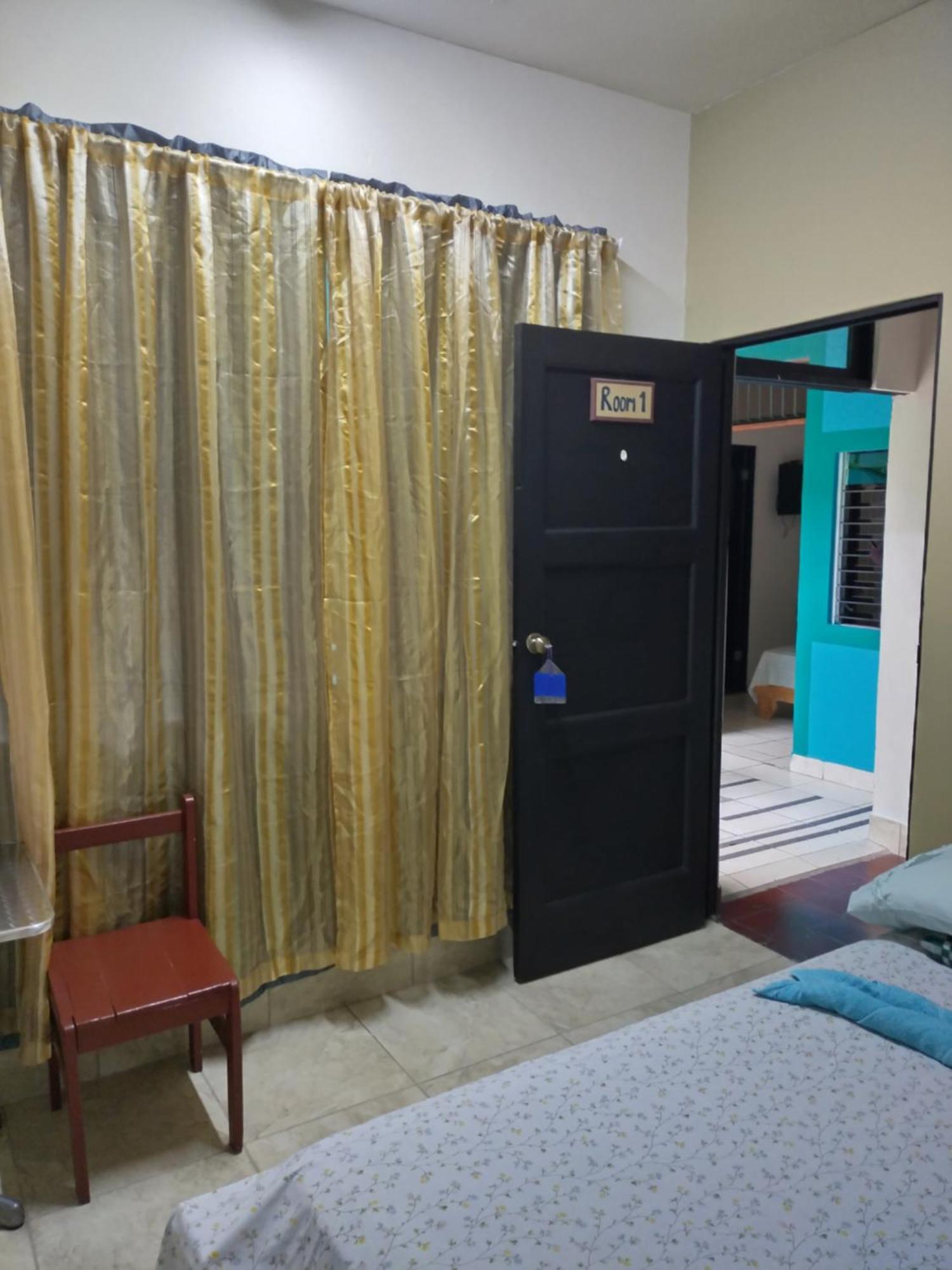 Trianon Bed & Breakfast 2*
